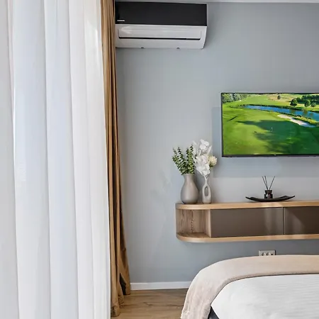 Awesome Deluxe * Bucharest