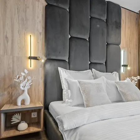 Apartment Awesome Deluxe Bucharest