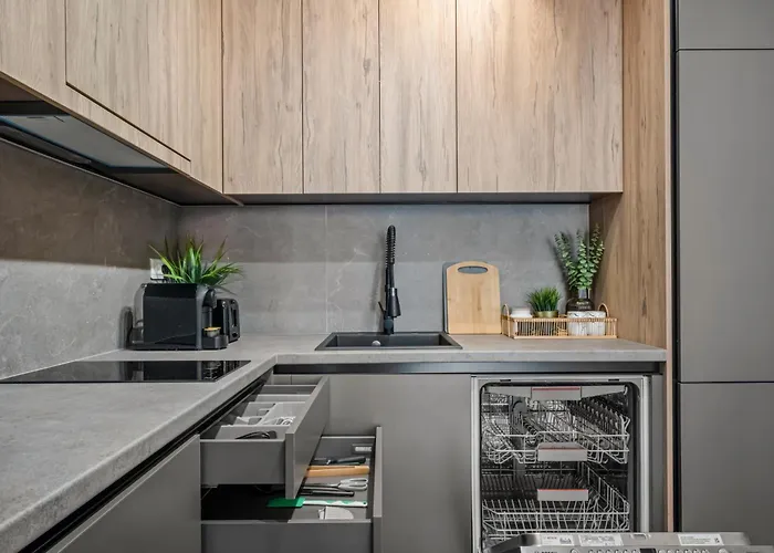 Awesome Deluxe * ブカレスト