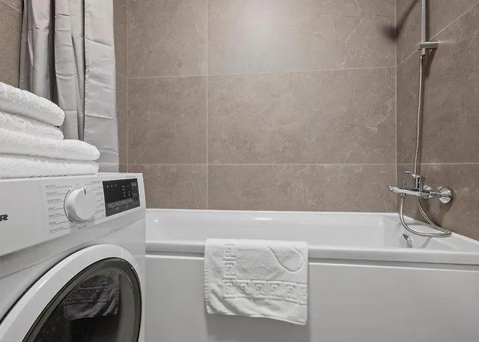 Awesome Deluxe * ブカレスト