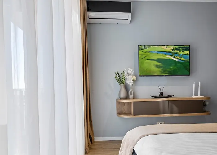 Awesome Deluxe * ブカレスト